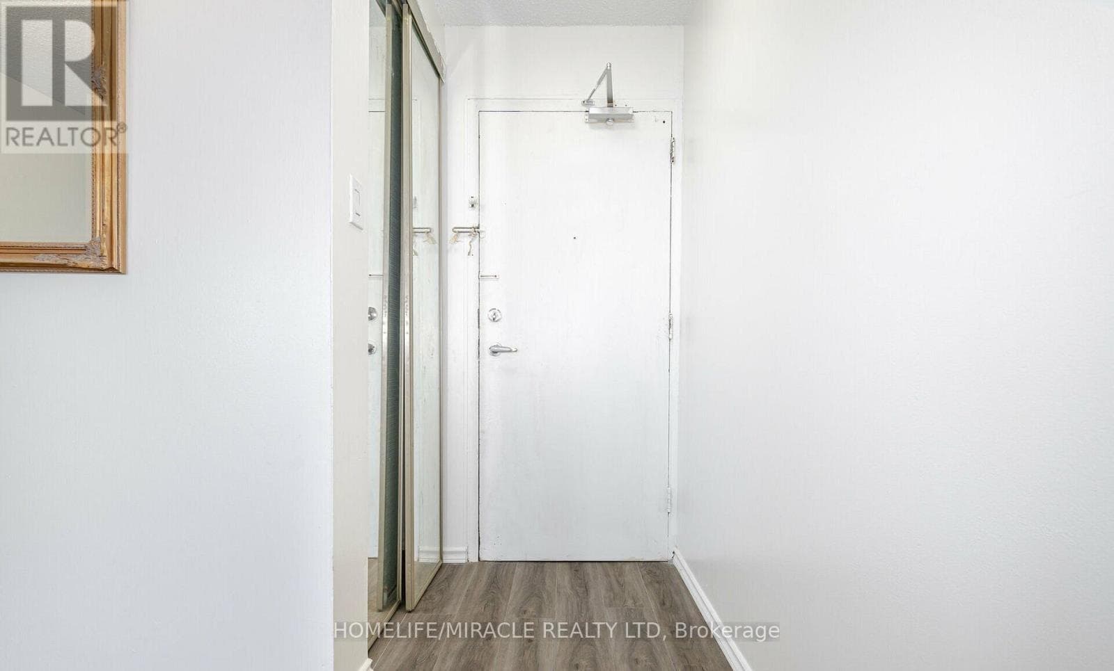 Photo of 517 - 4673 JANE STREET