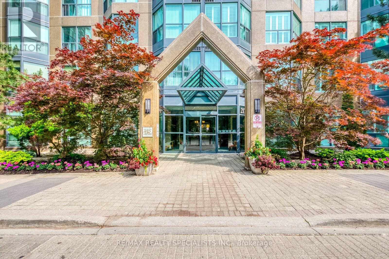 Photo of 1605 - 2177 BURNHAMTHORPE ROAD W