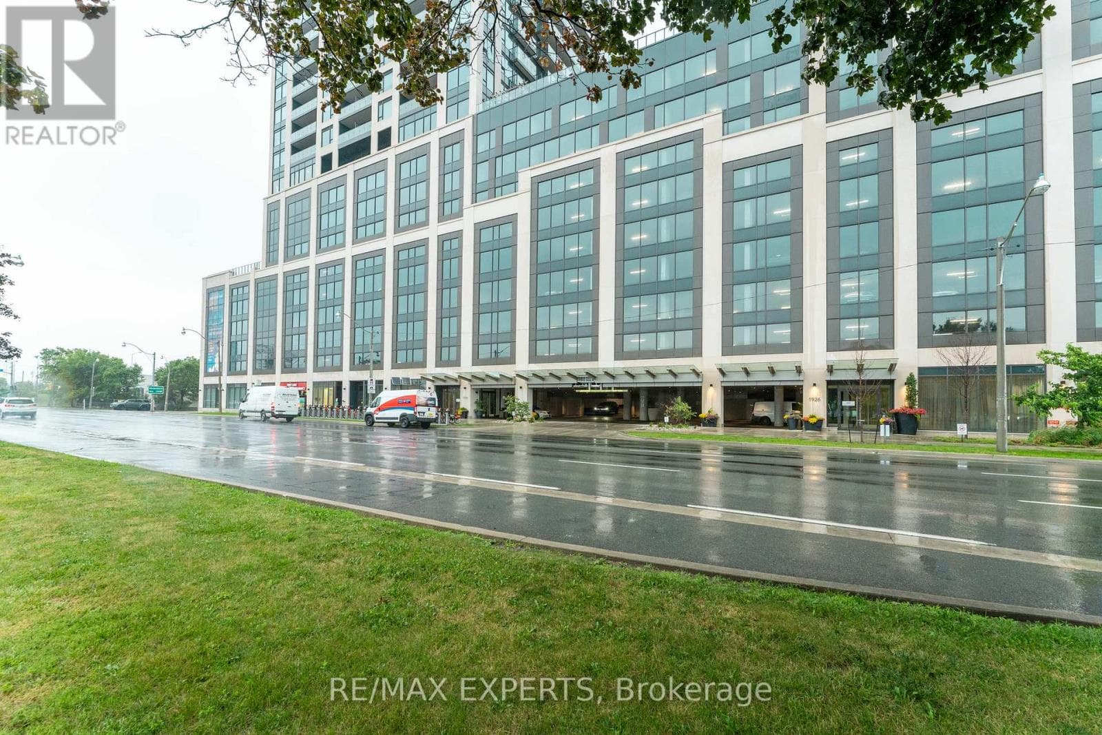 Photo of 3802 - 1928 LAKE SHORE BOULEVARD W