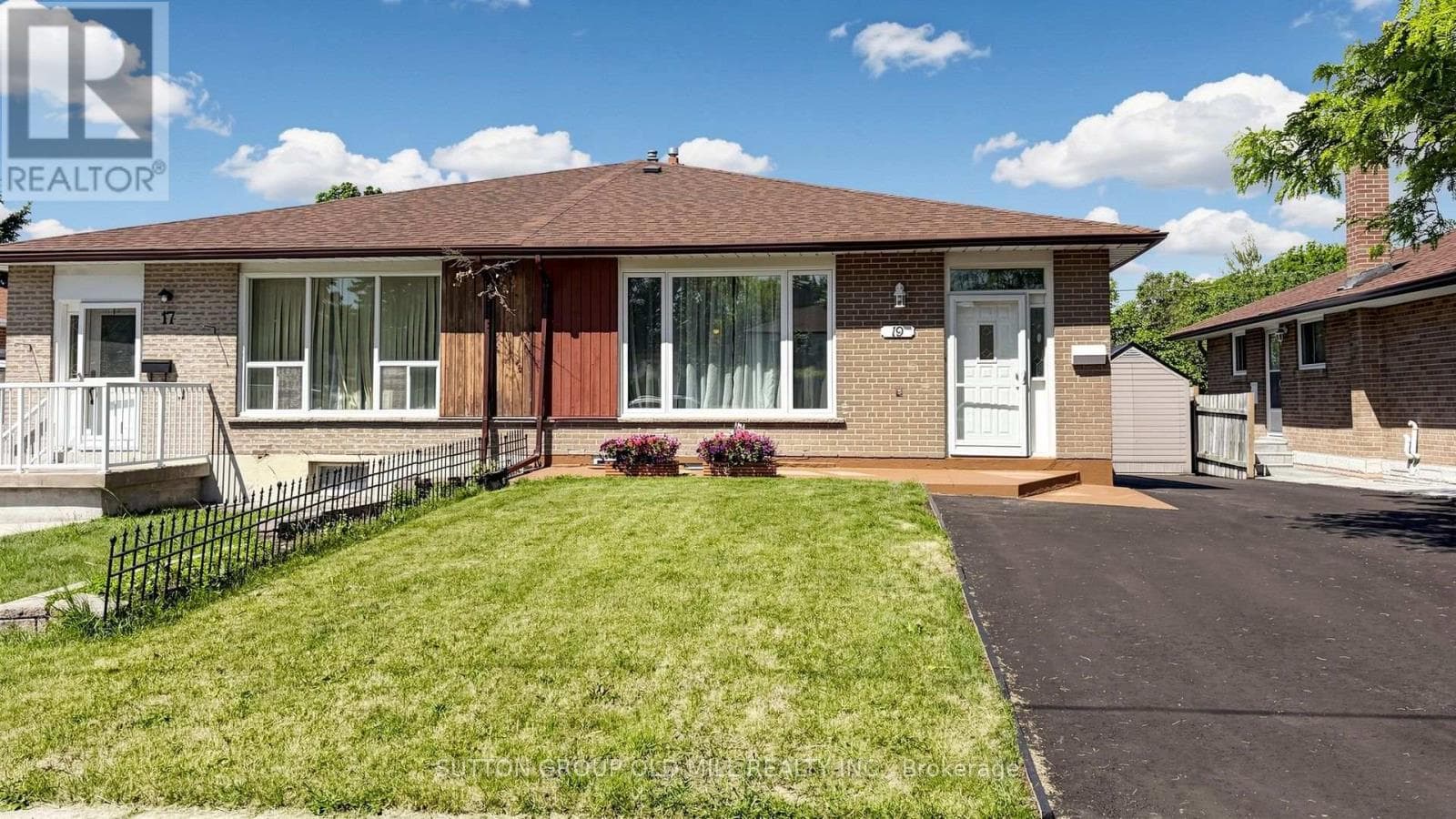 Photo of 19 ASCOT AVENUE