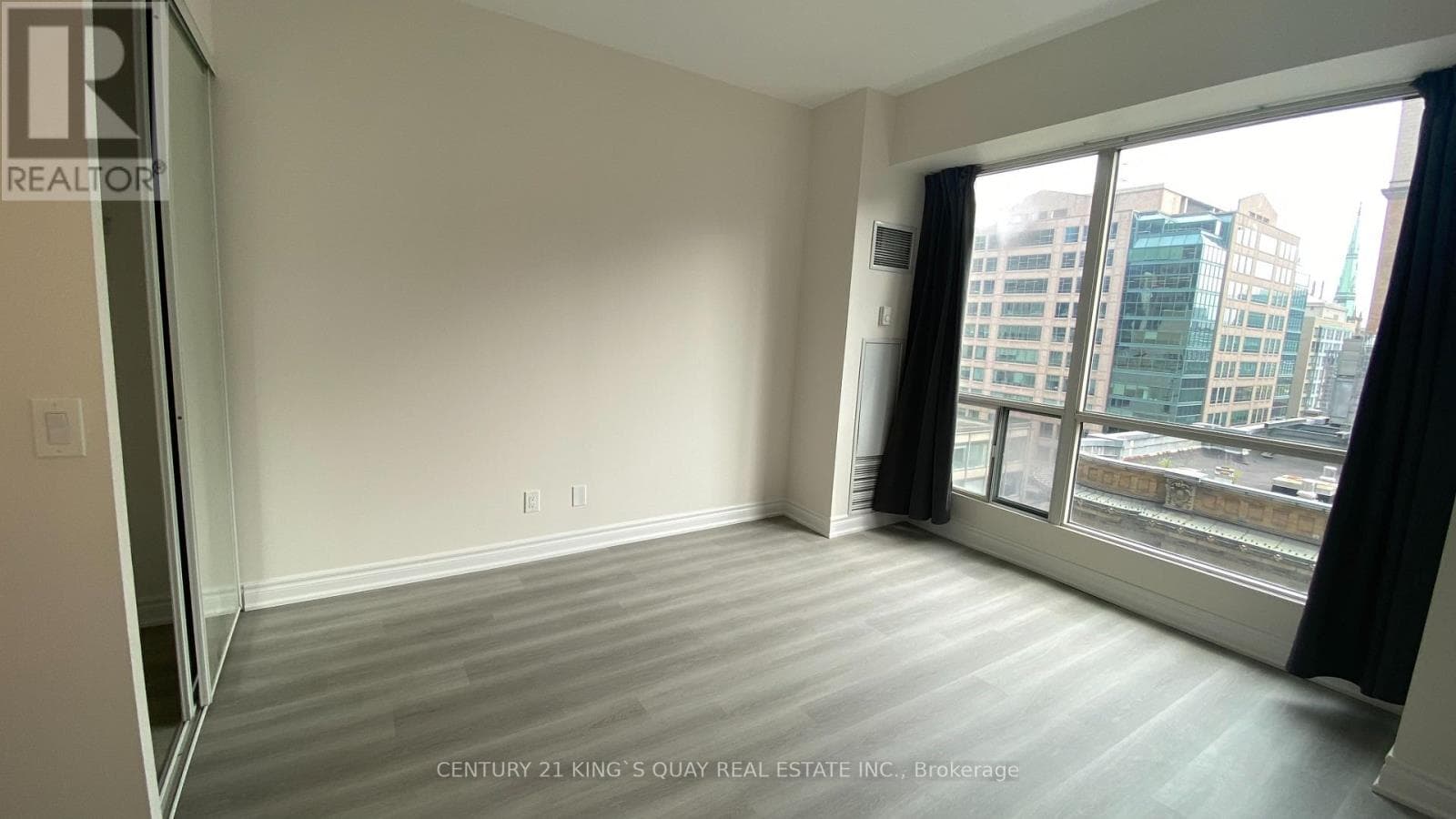 Photo of 1214 - 7 KING STREET E