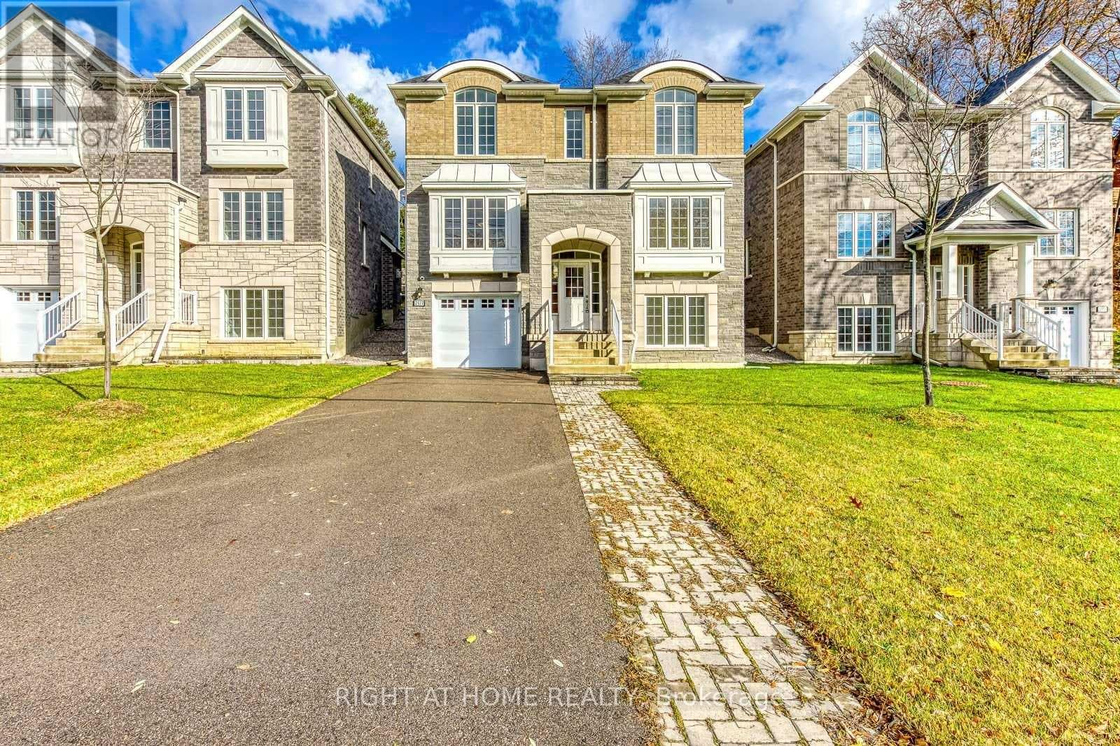 Photo of 2577 ISLINGTON AVENUE