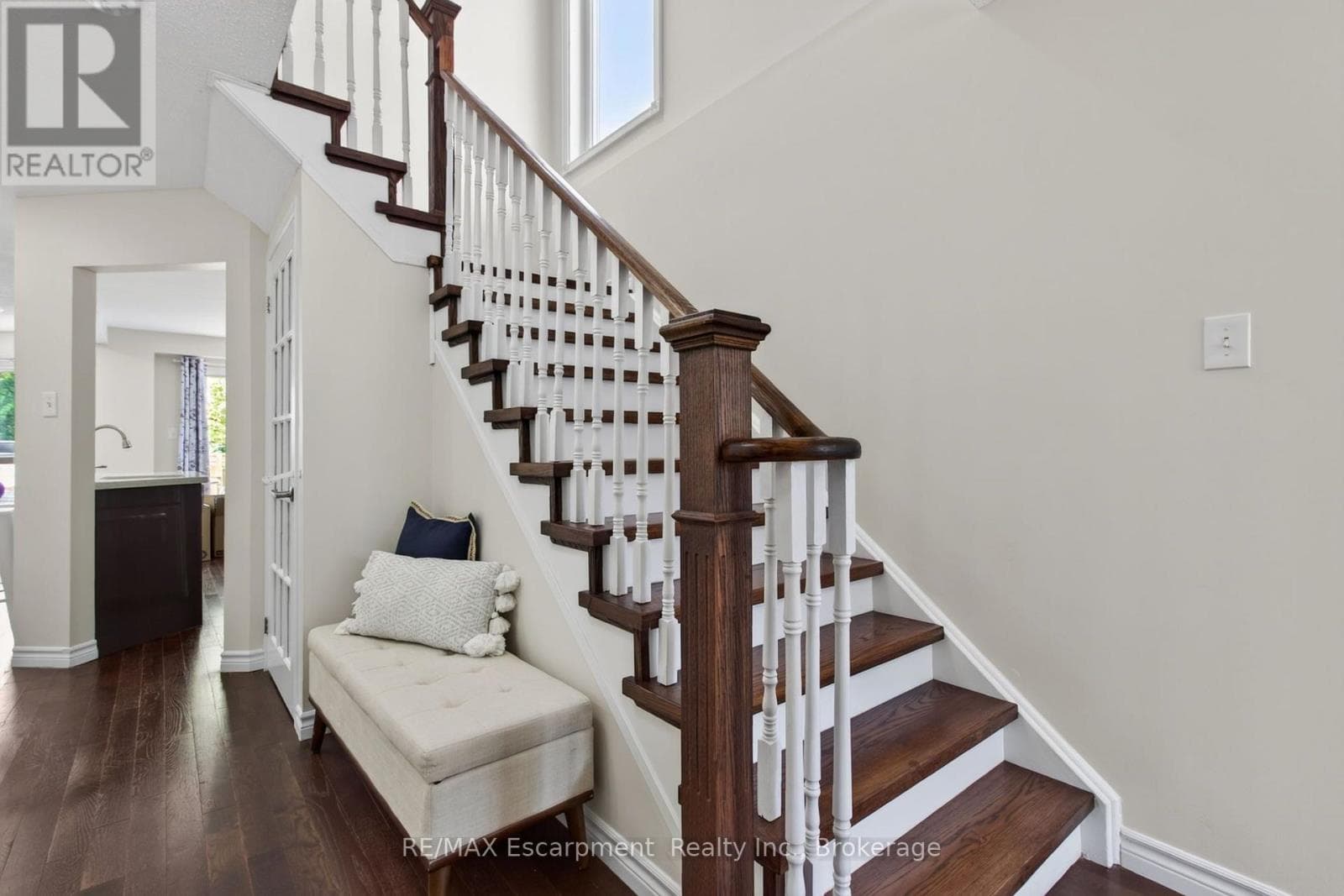 Photo of 5143 LAMPMAN AVENUE
