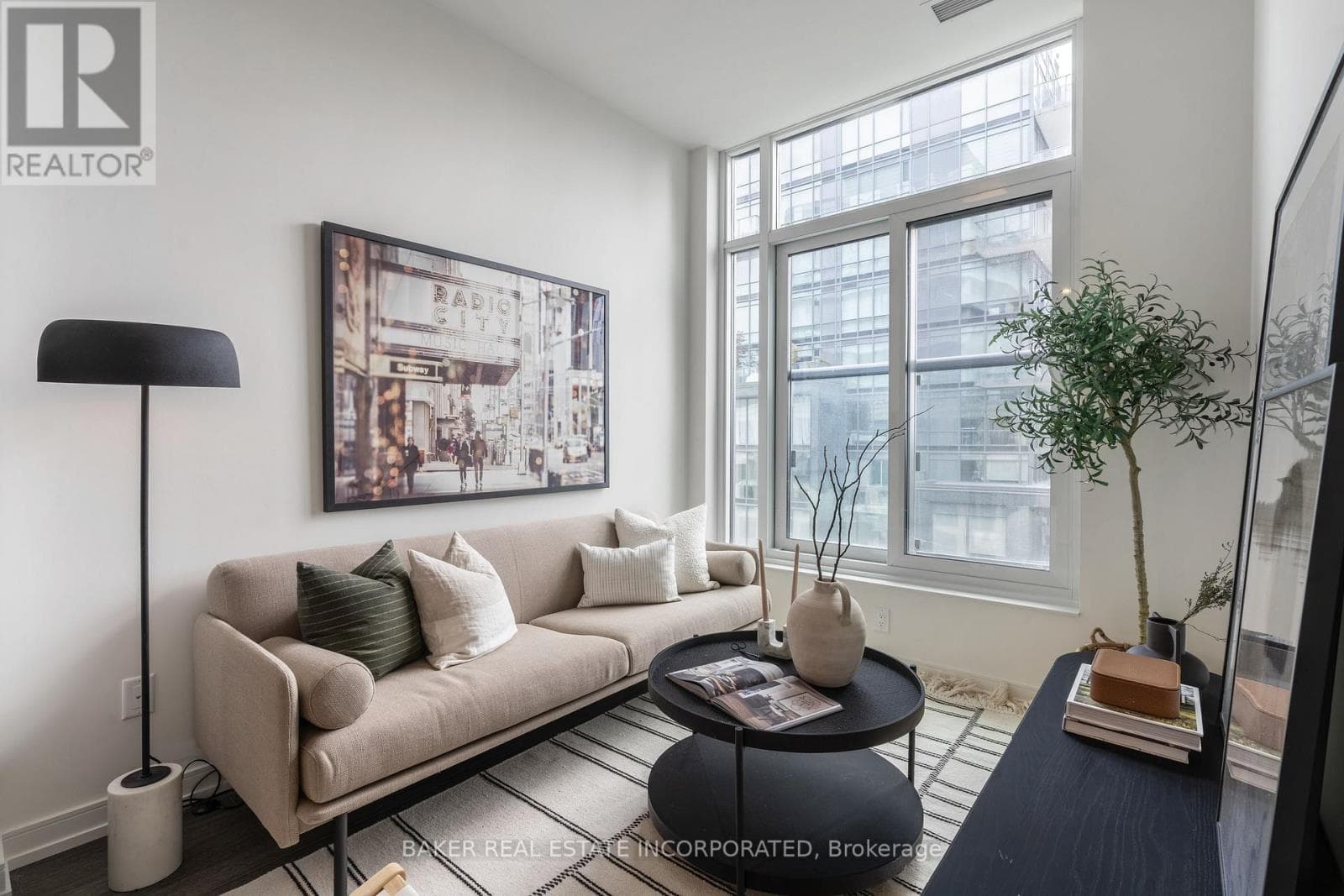 Photo of 611 - 425 FRONT STREET E