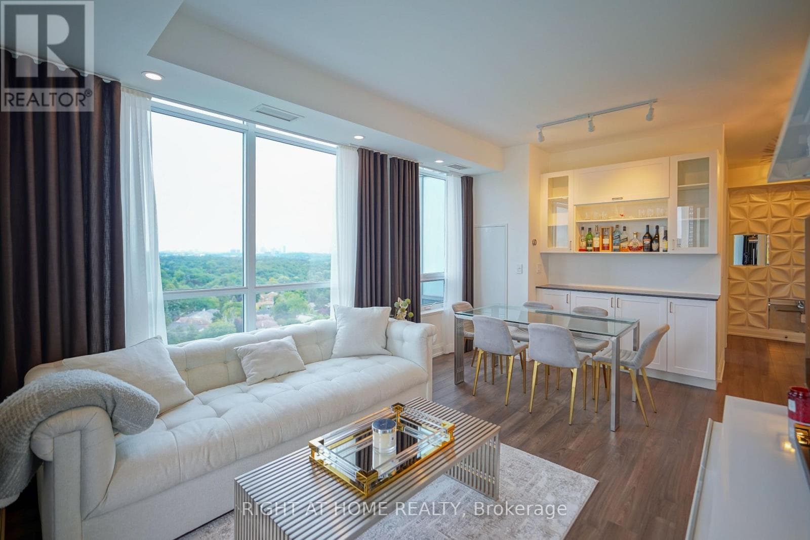 Photo of 1509 - 18 GRAYDON HALL DRIVE