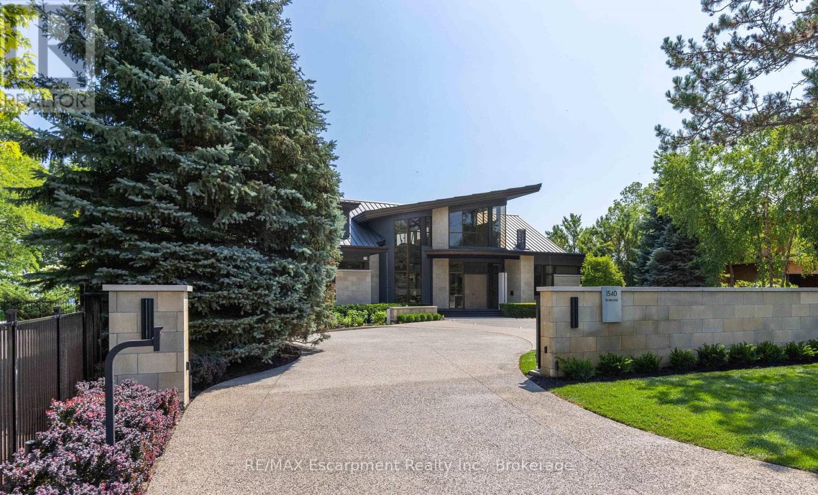 Photo of 1540 WATERSEDGE ROAD