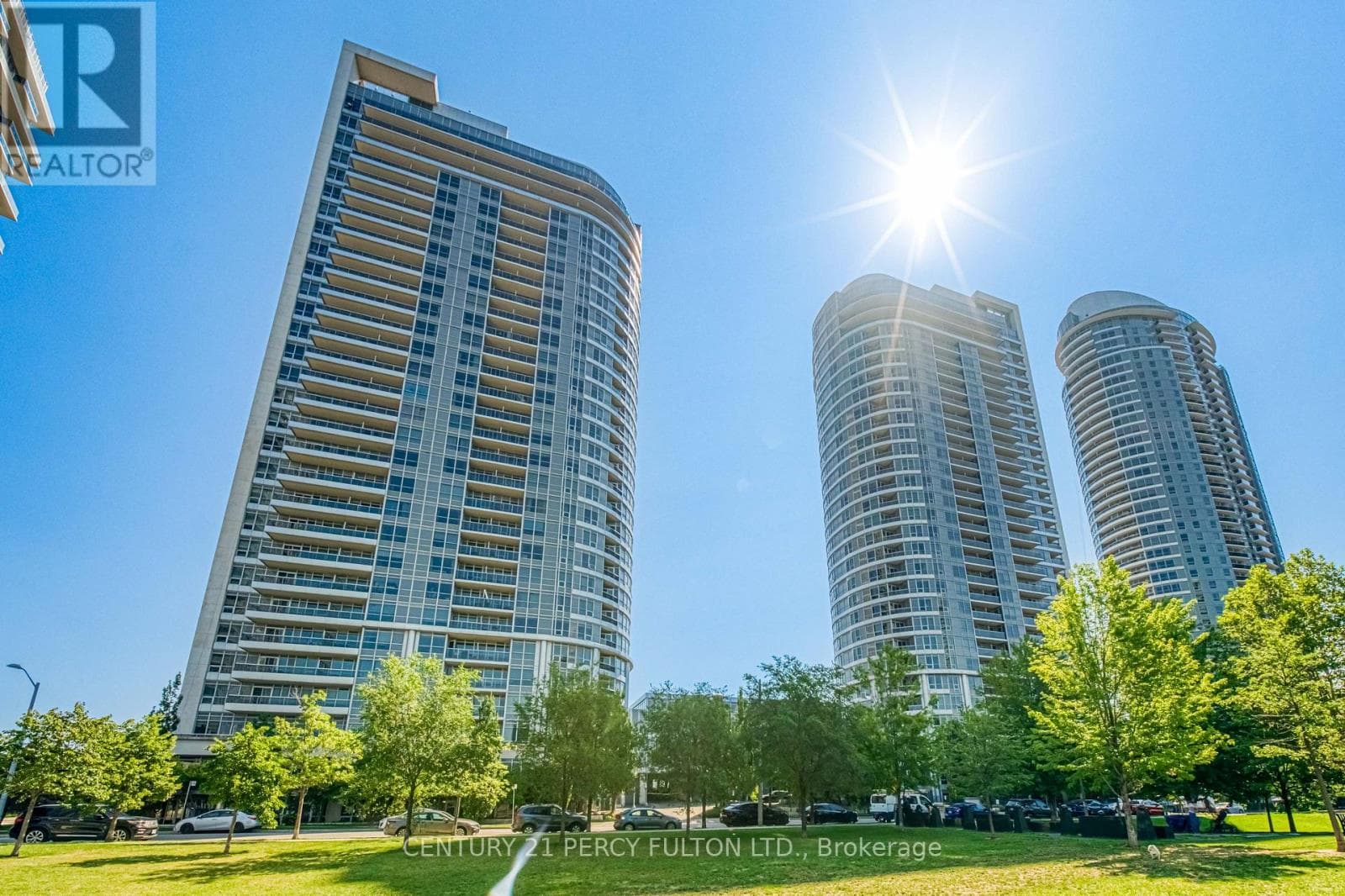 Photo of 116 - 181 VILLAGE GREEN SQUARE