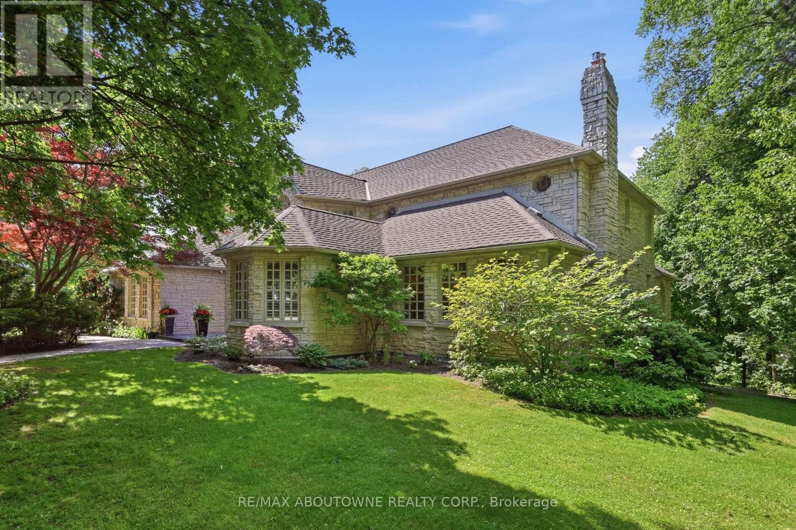 Photo of 437 CAIRNCROFT ROAD
