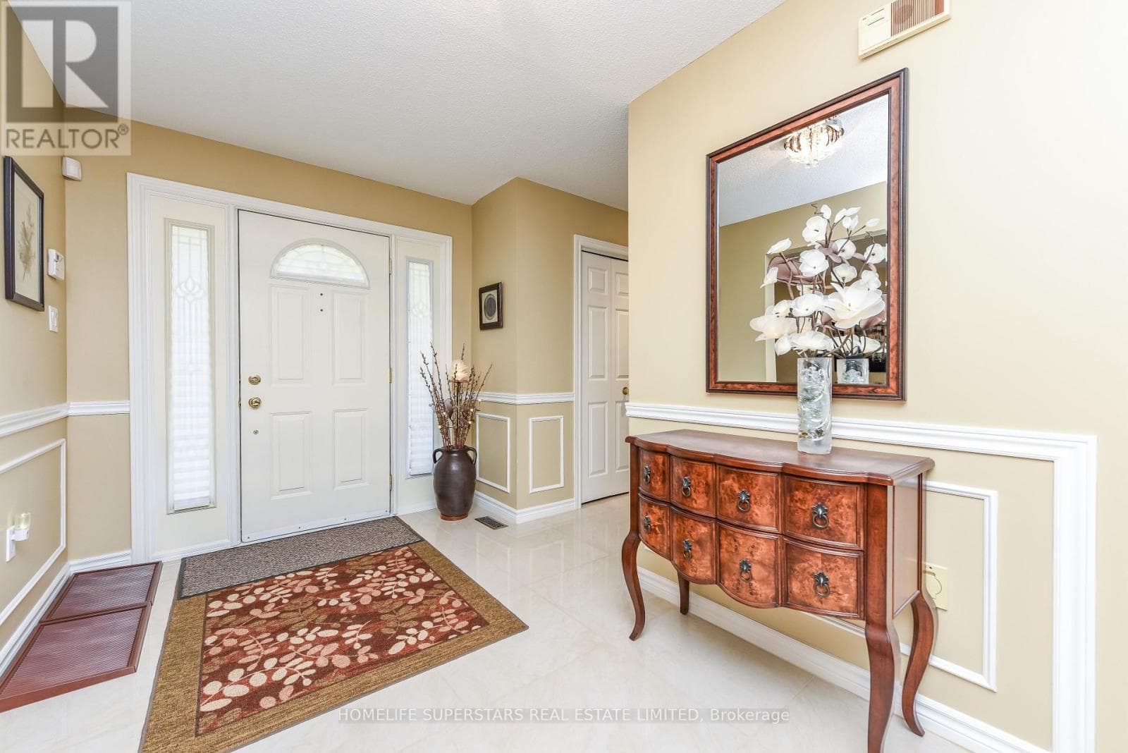 Photo of 168 RIVER OAKS BOULEVARD E