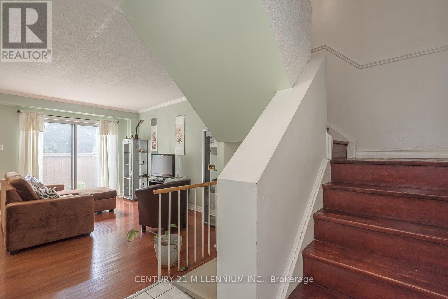 Photo of 336 FLEETWOOD CRESCENT