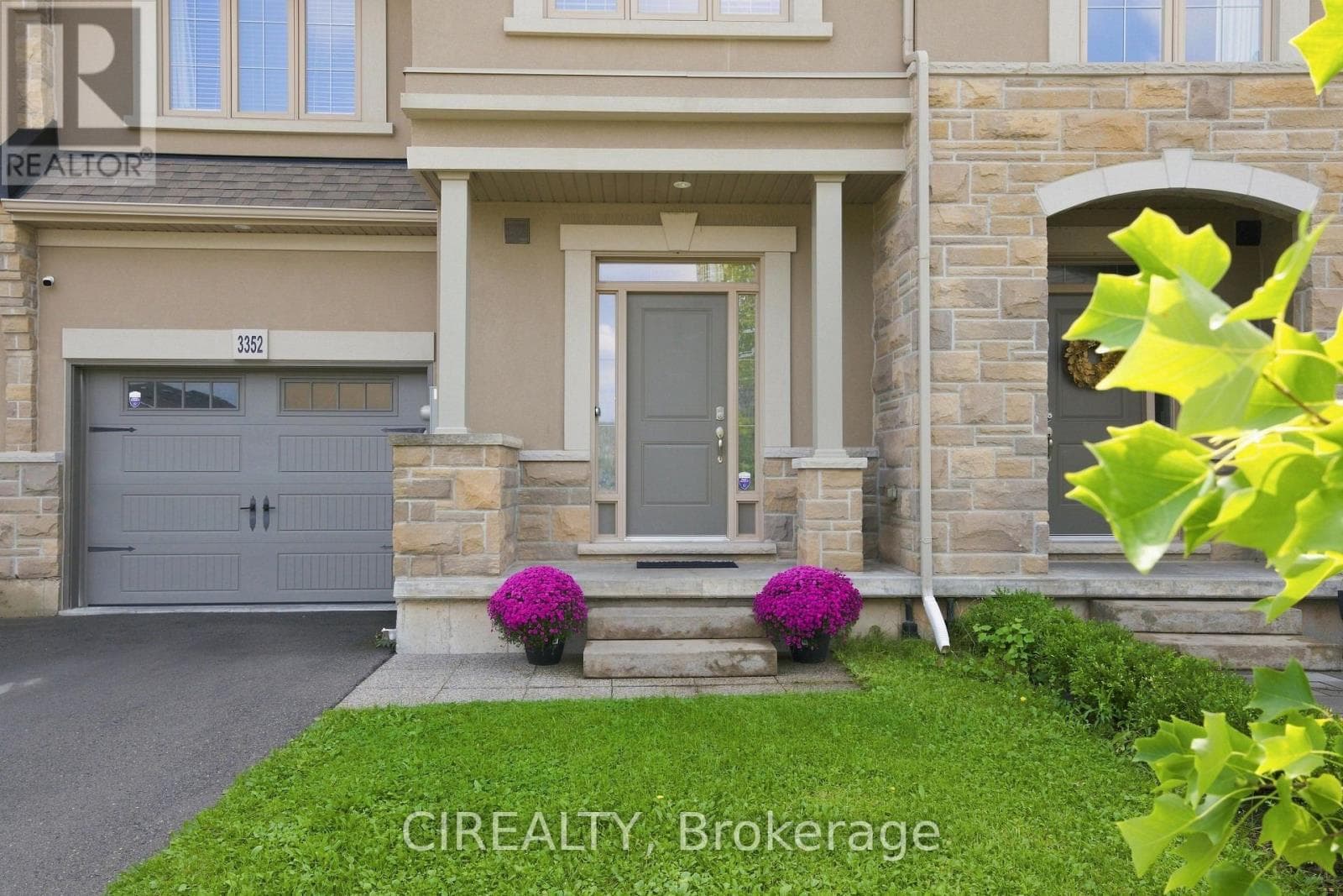 Photo of 3352 STALYBRIDGE ROAD