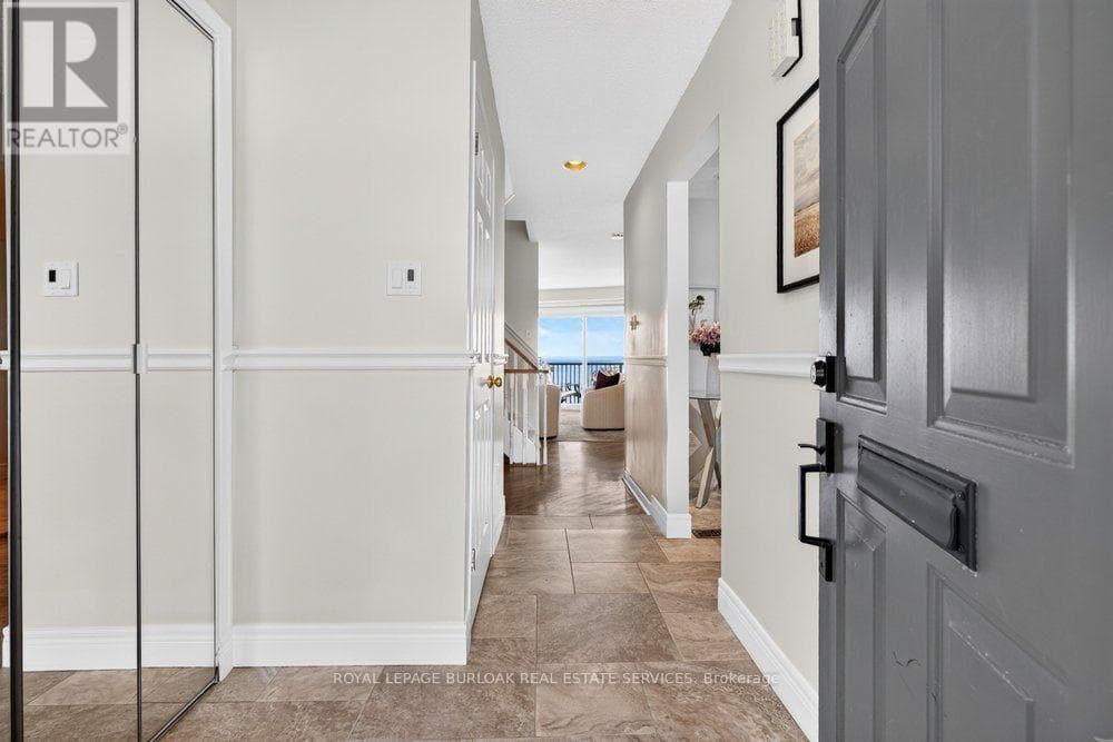 Photo of 4 - 2136 OLD LAKESHORE ROAD