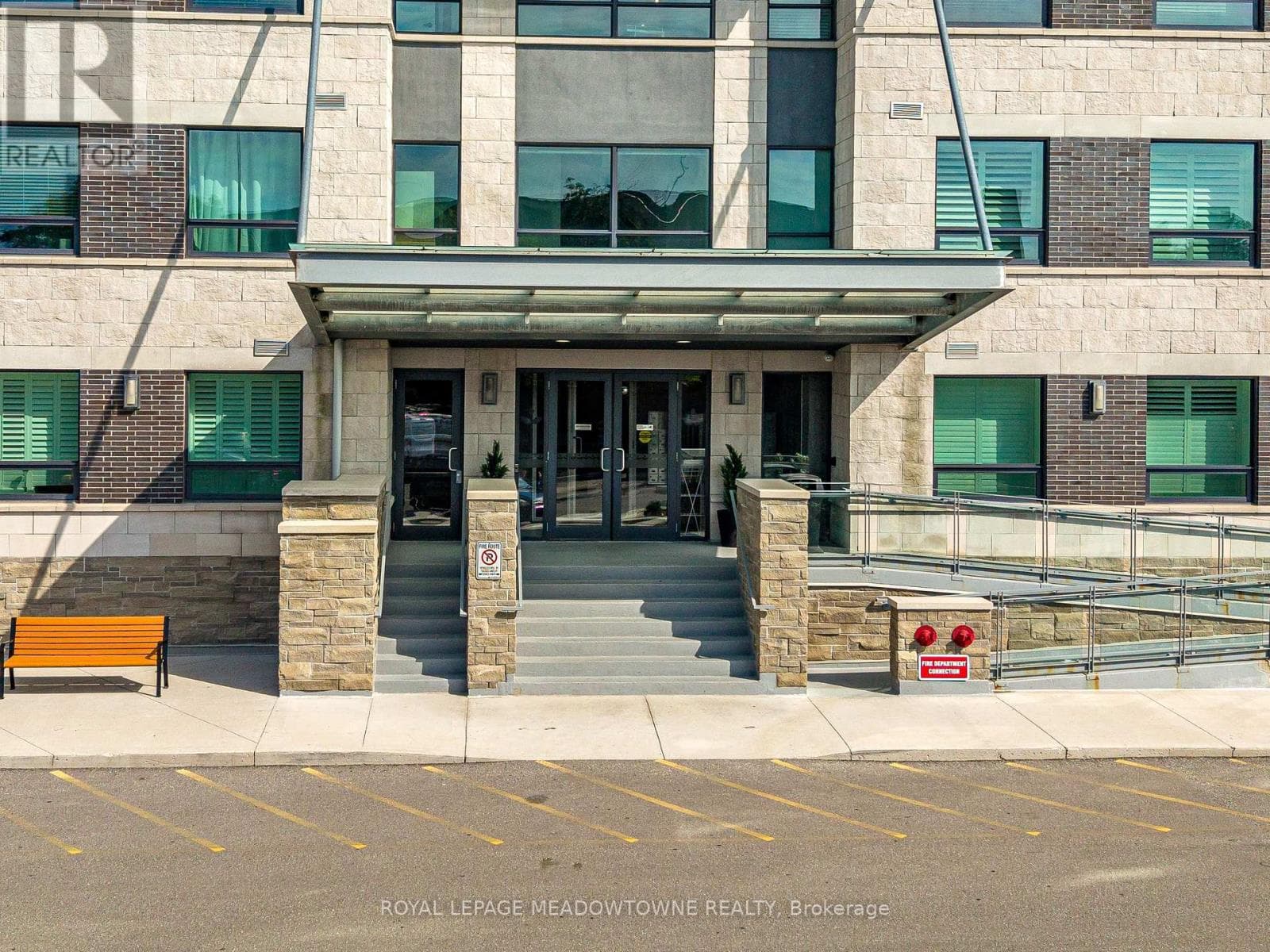 Photo of 313 - 383 MAIN STREET E