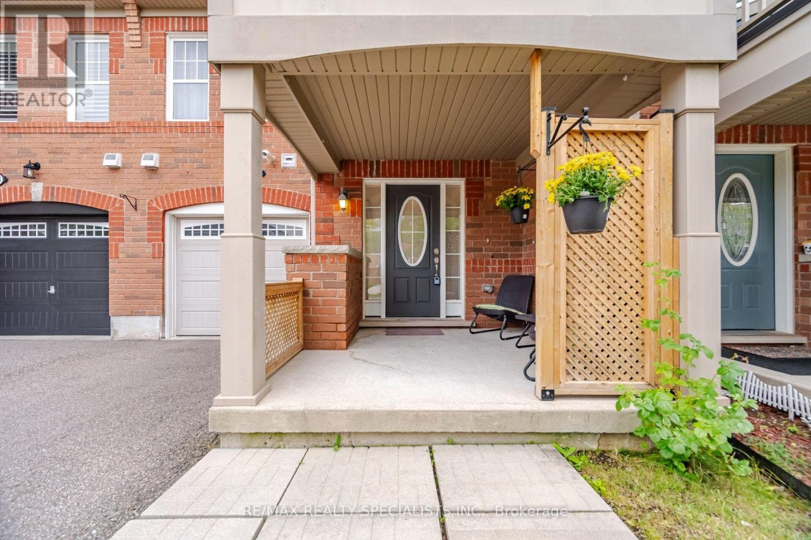 Photo of 220 MORTIMER CRESCENT