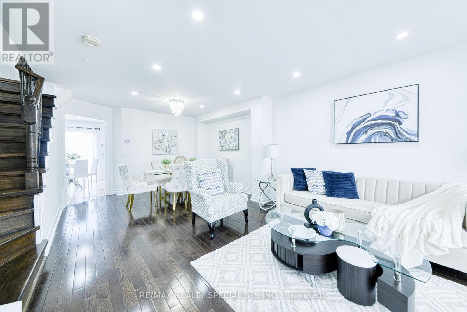 Photo of 35 SOFTNEEDLE AVENUE