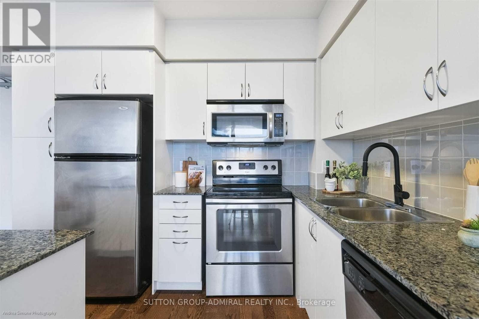 Photo of 603 - 2230 LAKE SHORE BOULEVARD W