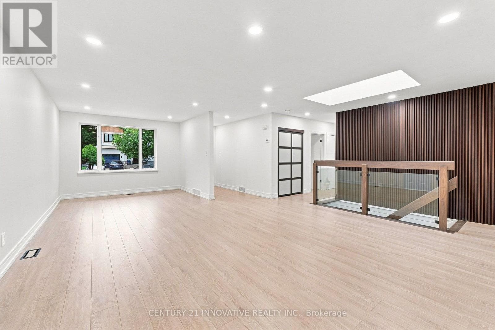 Photo of 2068 STEWART CRESCENT