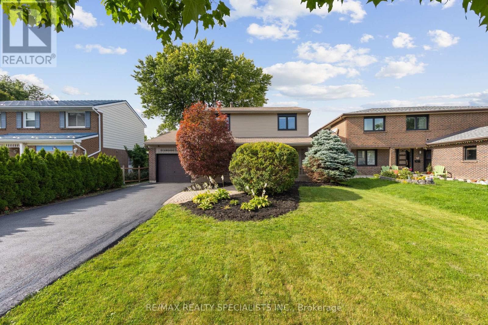 Photo of 10 LORRAINE CRESCENT