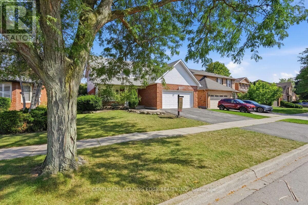 Photo of 2409 BUTTERNUT CRESCENT