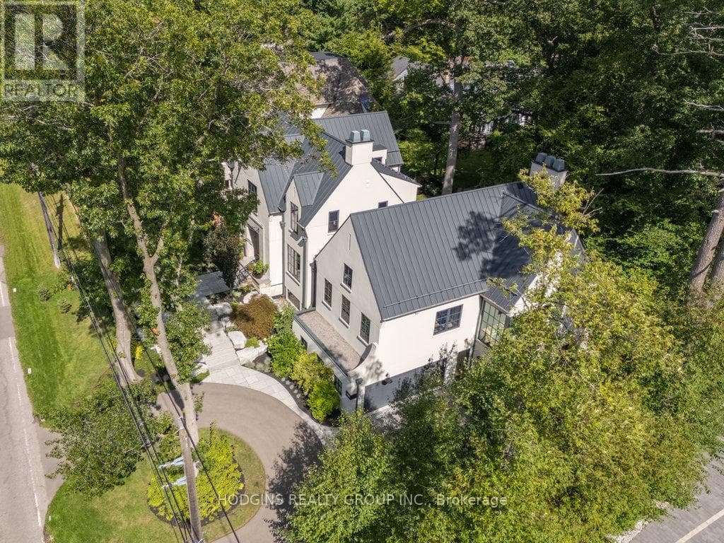 Photo of 238 MINEOLA ROAD W