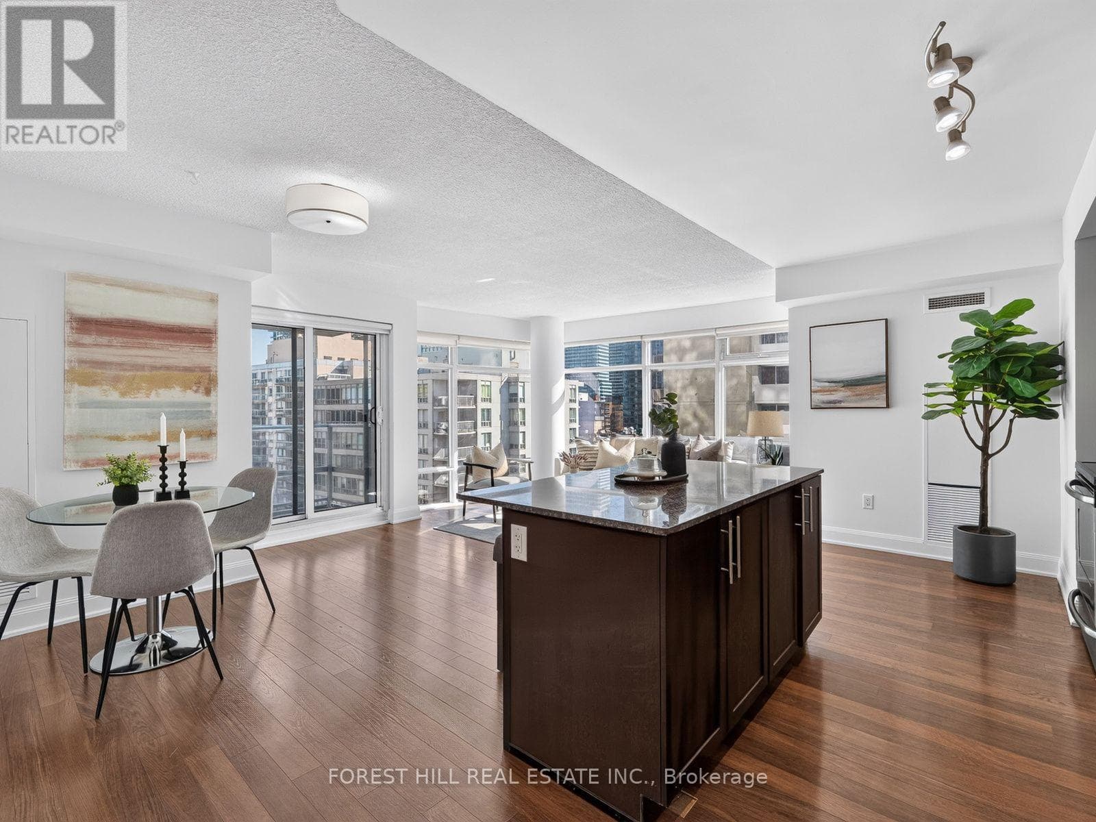 Photo of 1611 - 2191 YONGE STREET