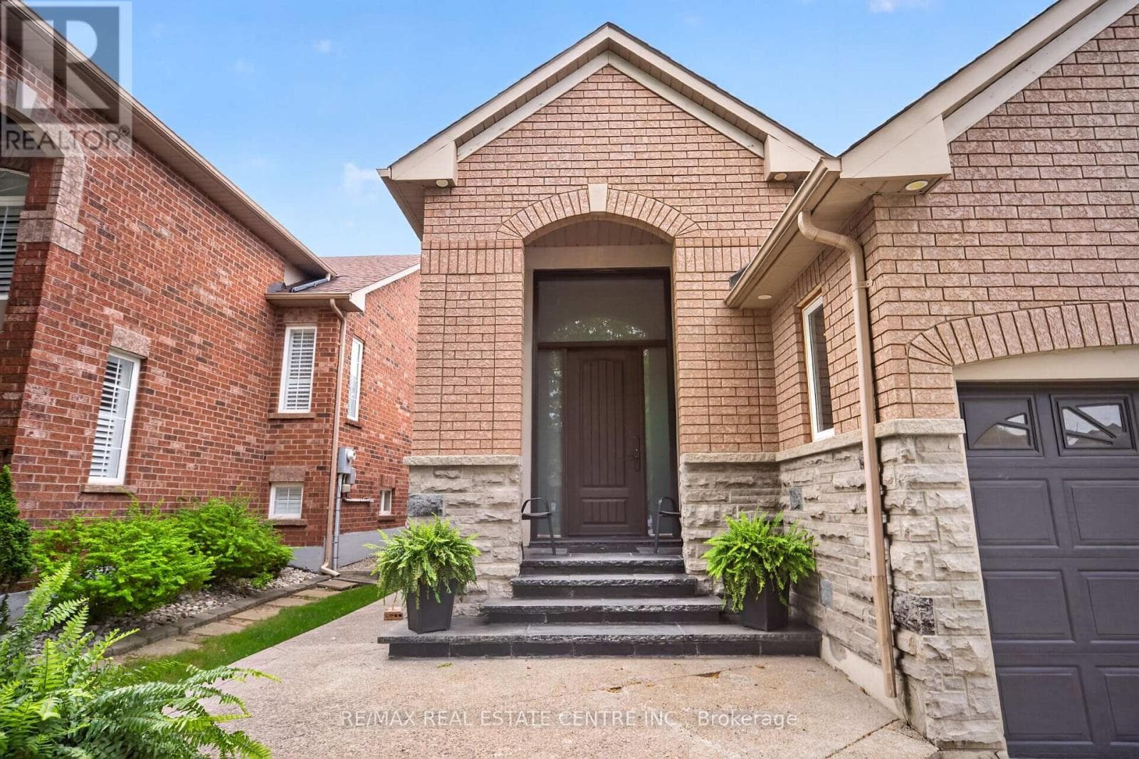 Photo of 3 TWIN WILLOW CRESCENT