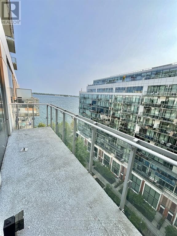 Photo of 1029 - 39 QUEENS QUAY E