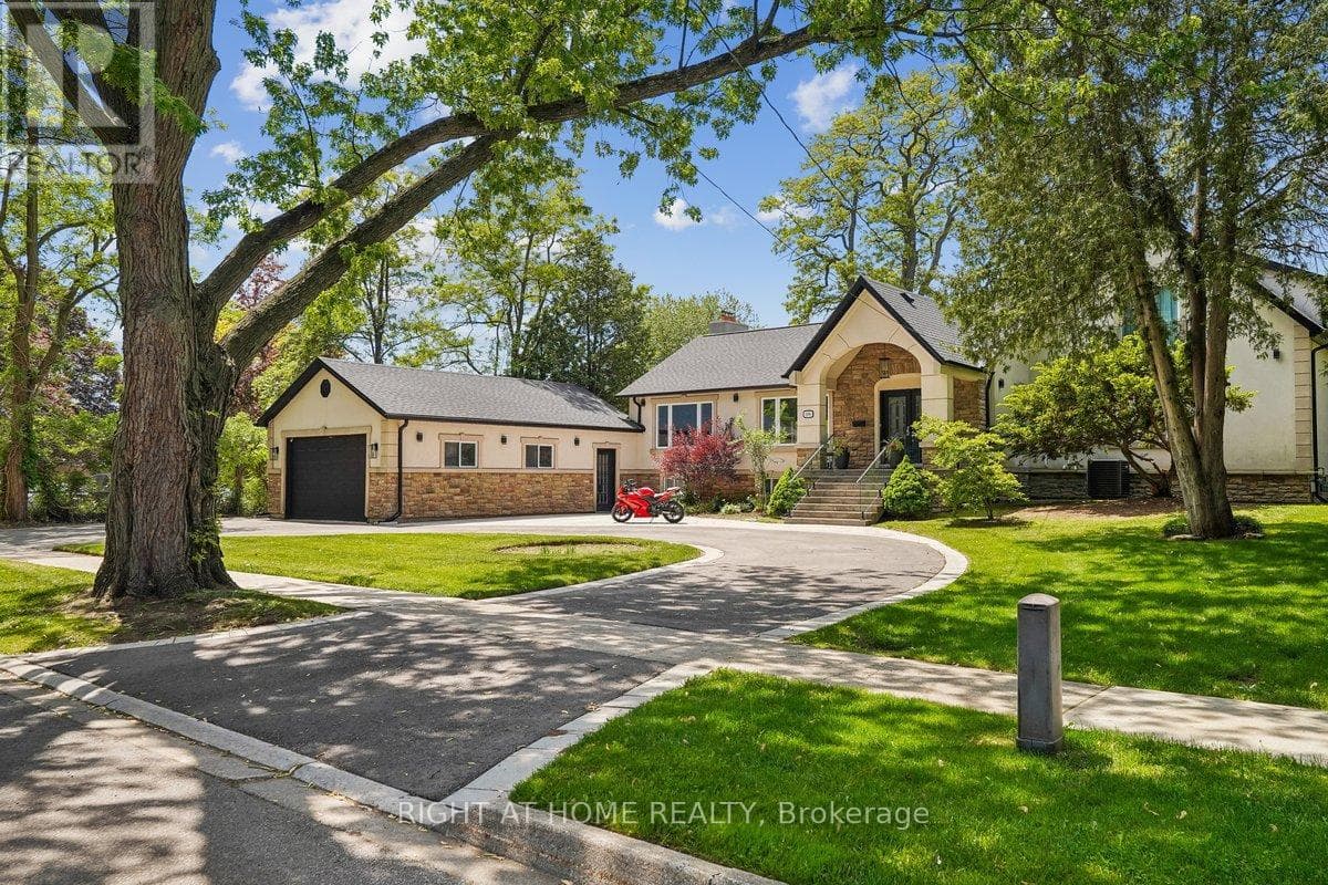 Photo of 2090 STONEHOUSE CRESCENT