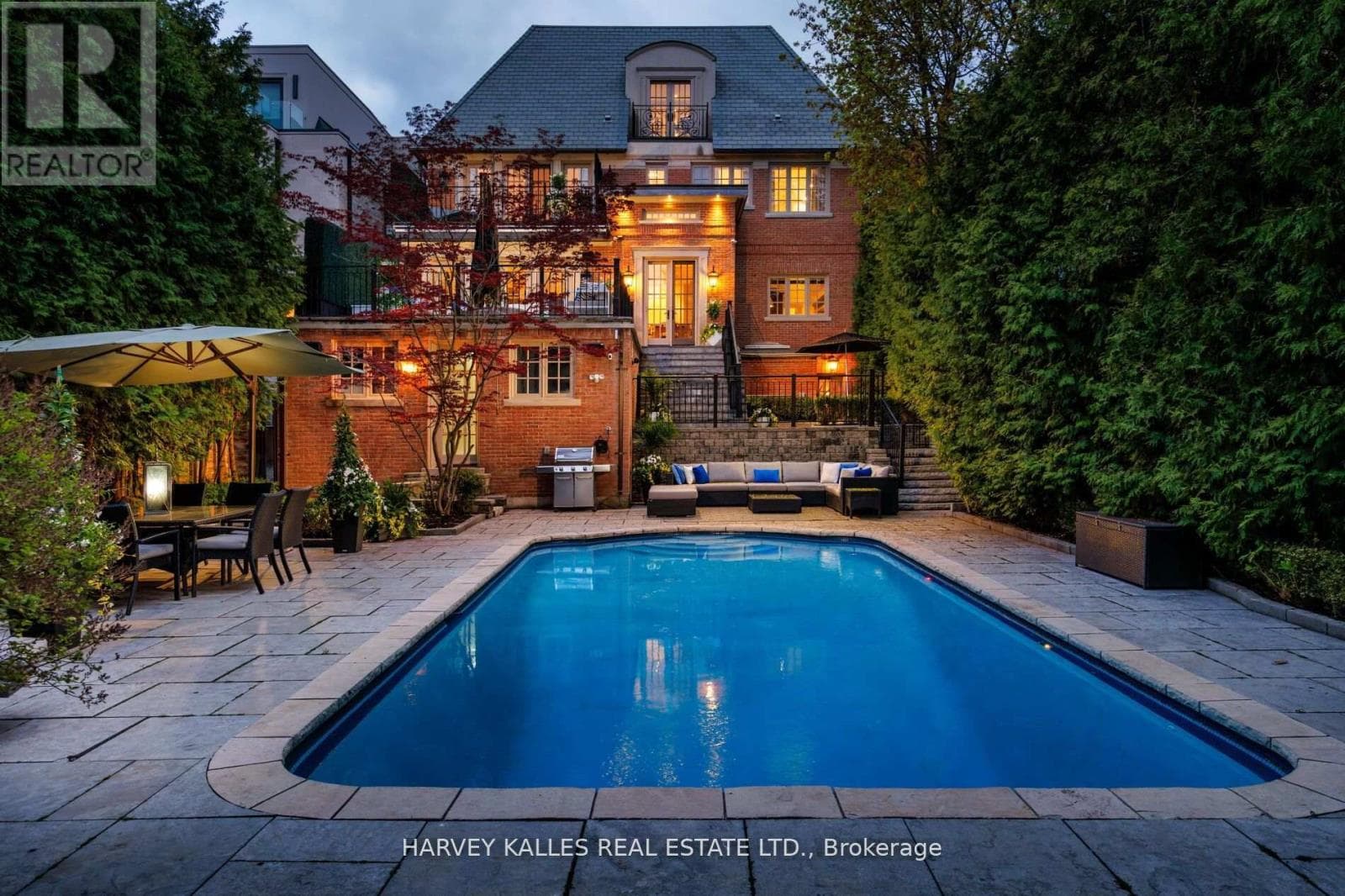 Photo of 215 DUNVEGAN ROAD