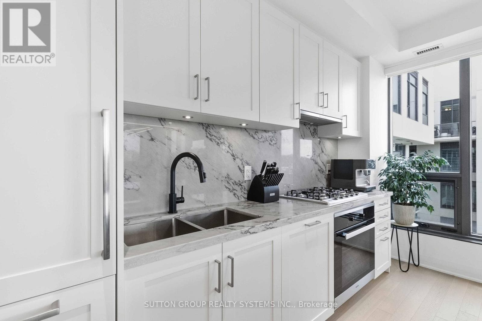 Photo of GPH26 - 280 HOWLAND AVENUE