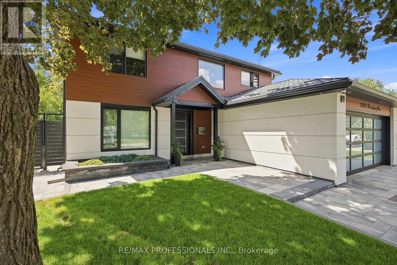 Photo of 3328 RIVERSPRAY CRESCENT