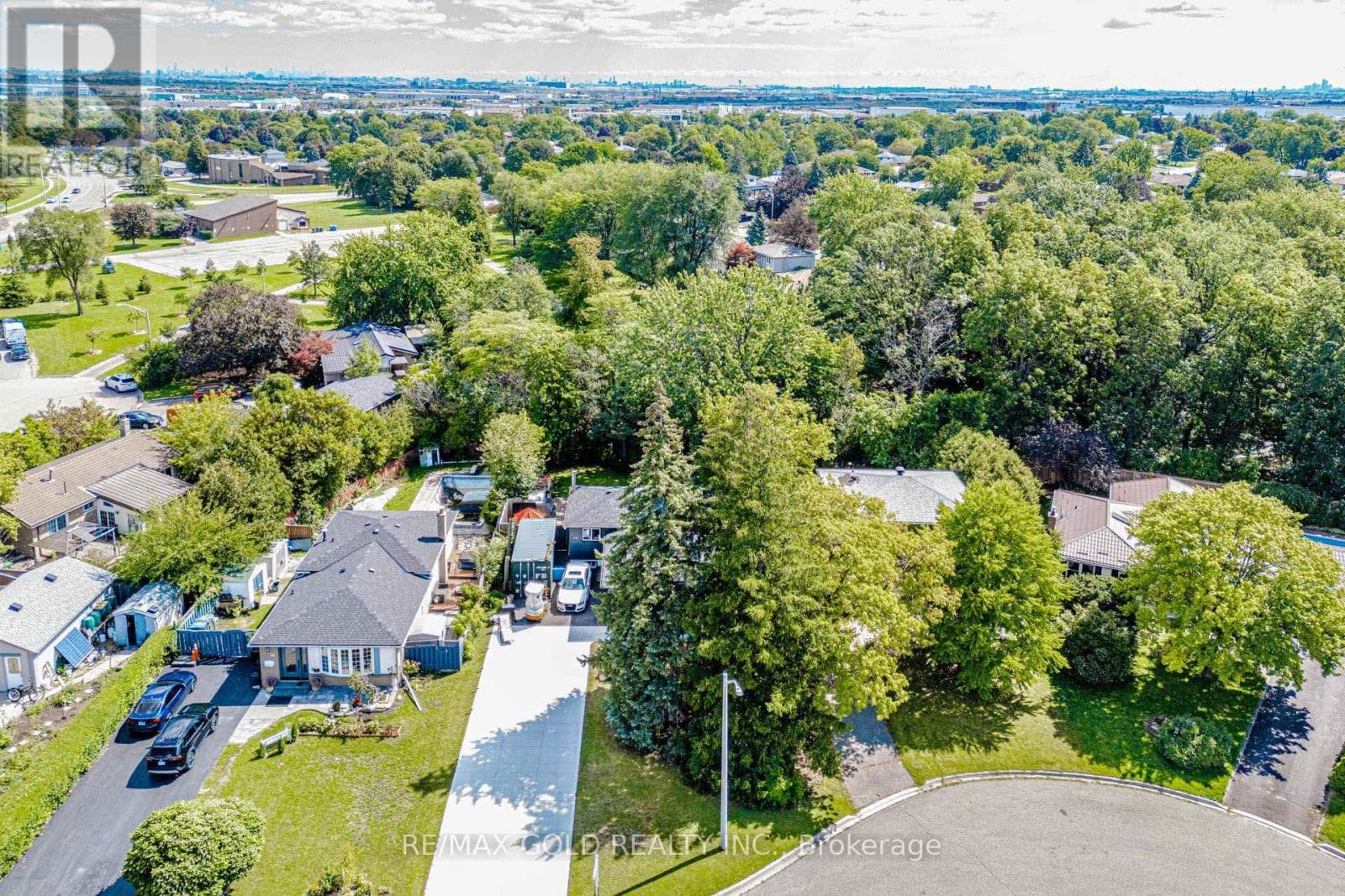 Photo of 44 DELORAINE DRIVE