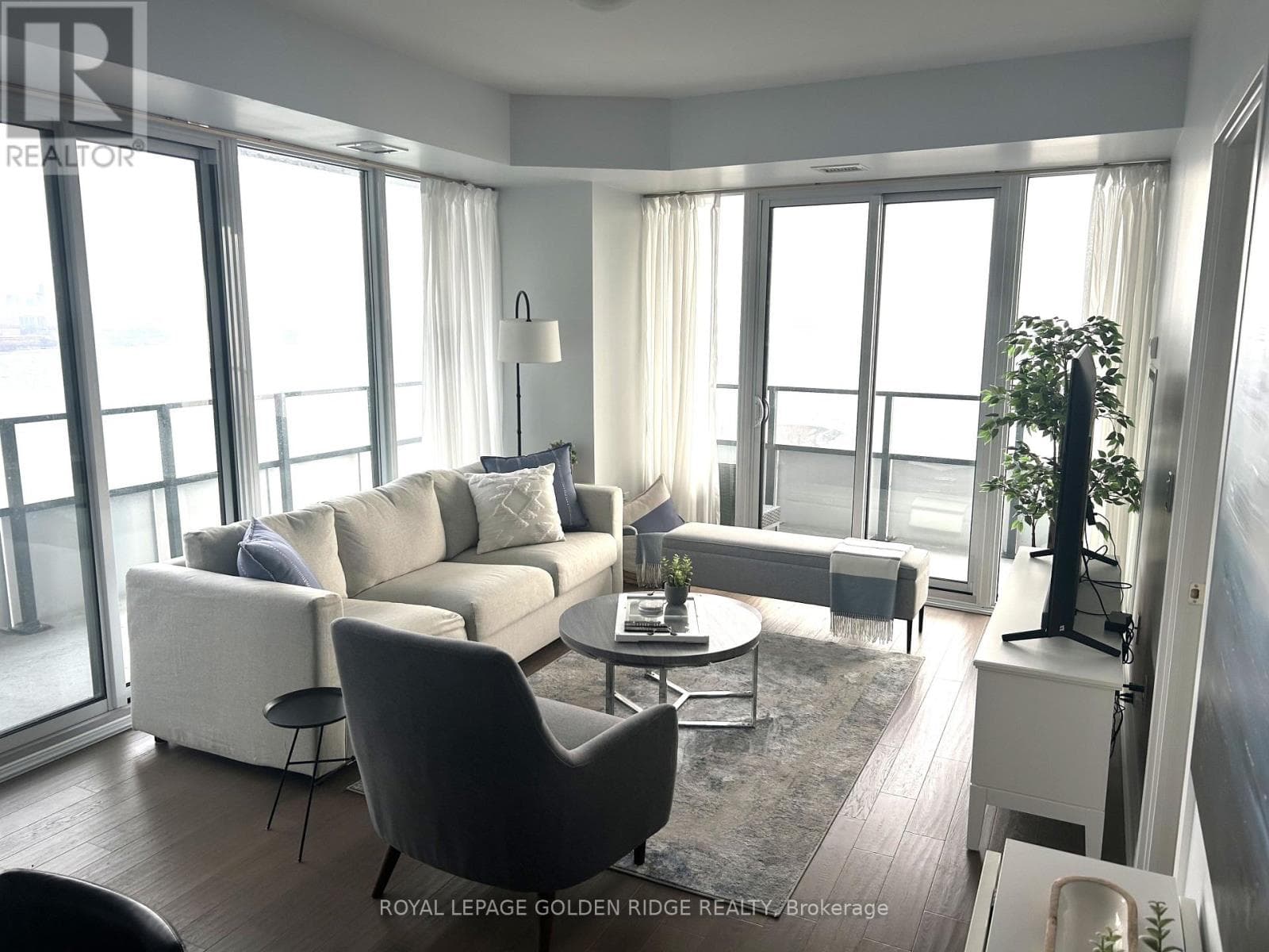 Photo of 2607 - 20 SHORE BREEZE DRIVE S