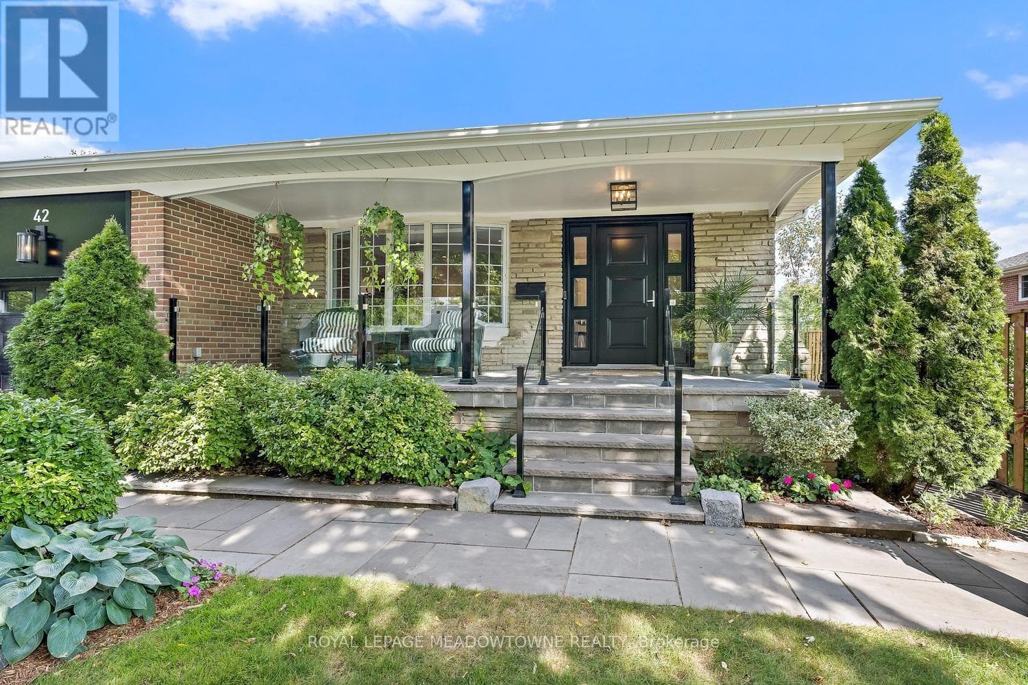Photo of 42 OXENDEN CRESCENT
