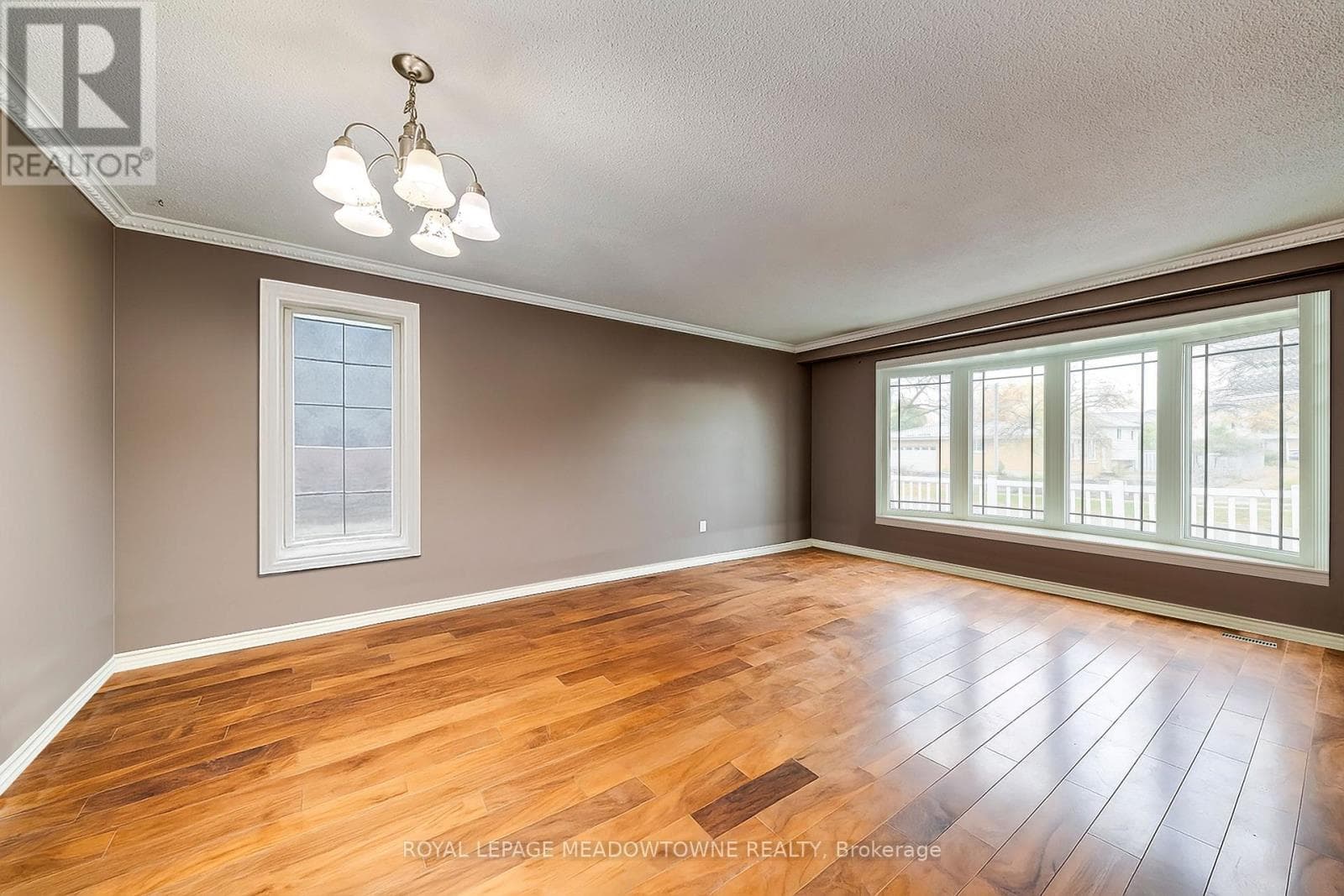 Photo of 8 MIDHURST DRIVE