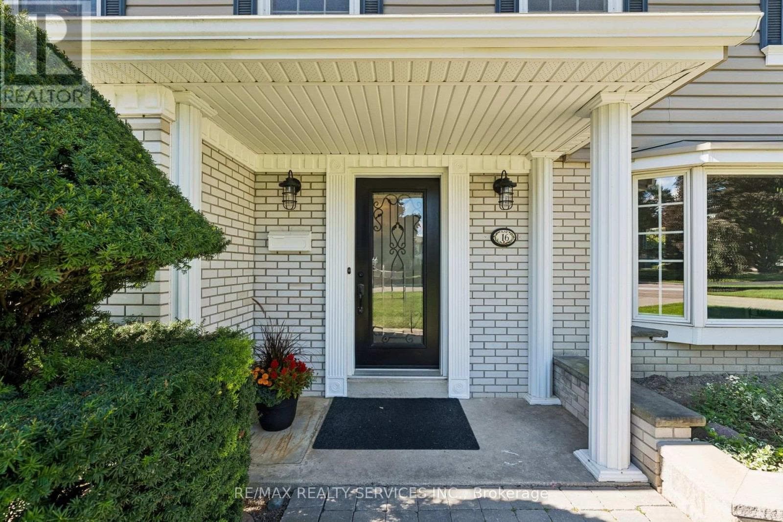 Photo of 16 MALVERN COURT