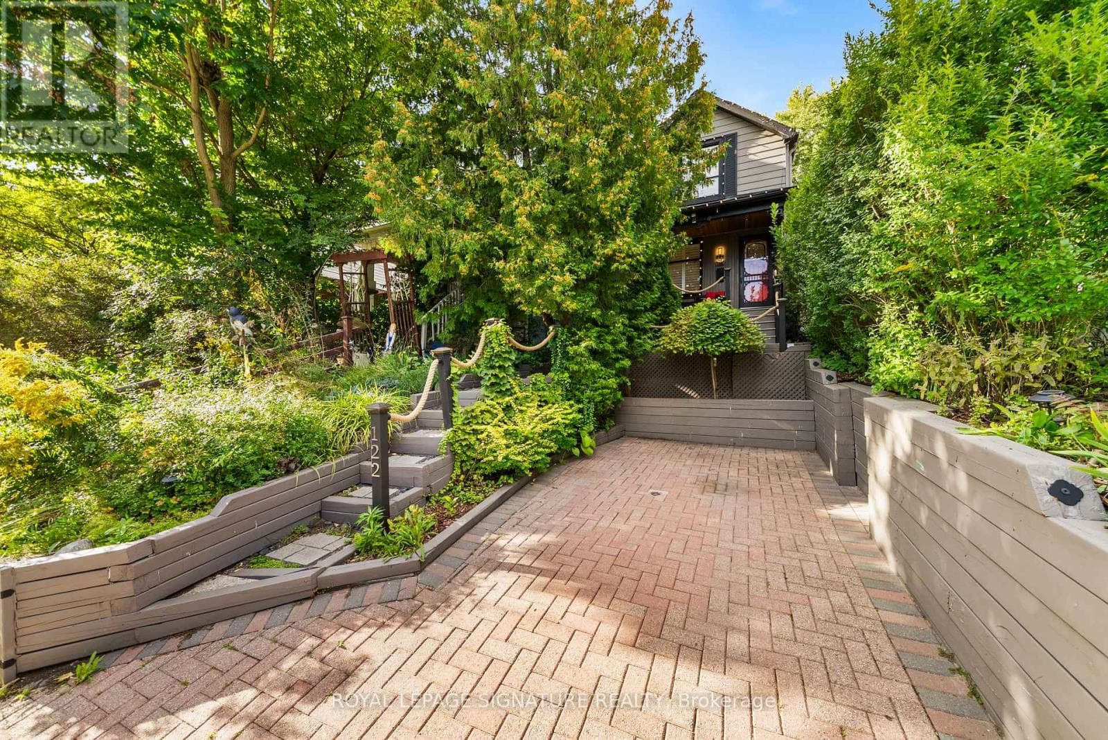 Photo of 122 DUVERNET AVENUE