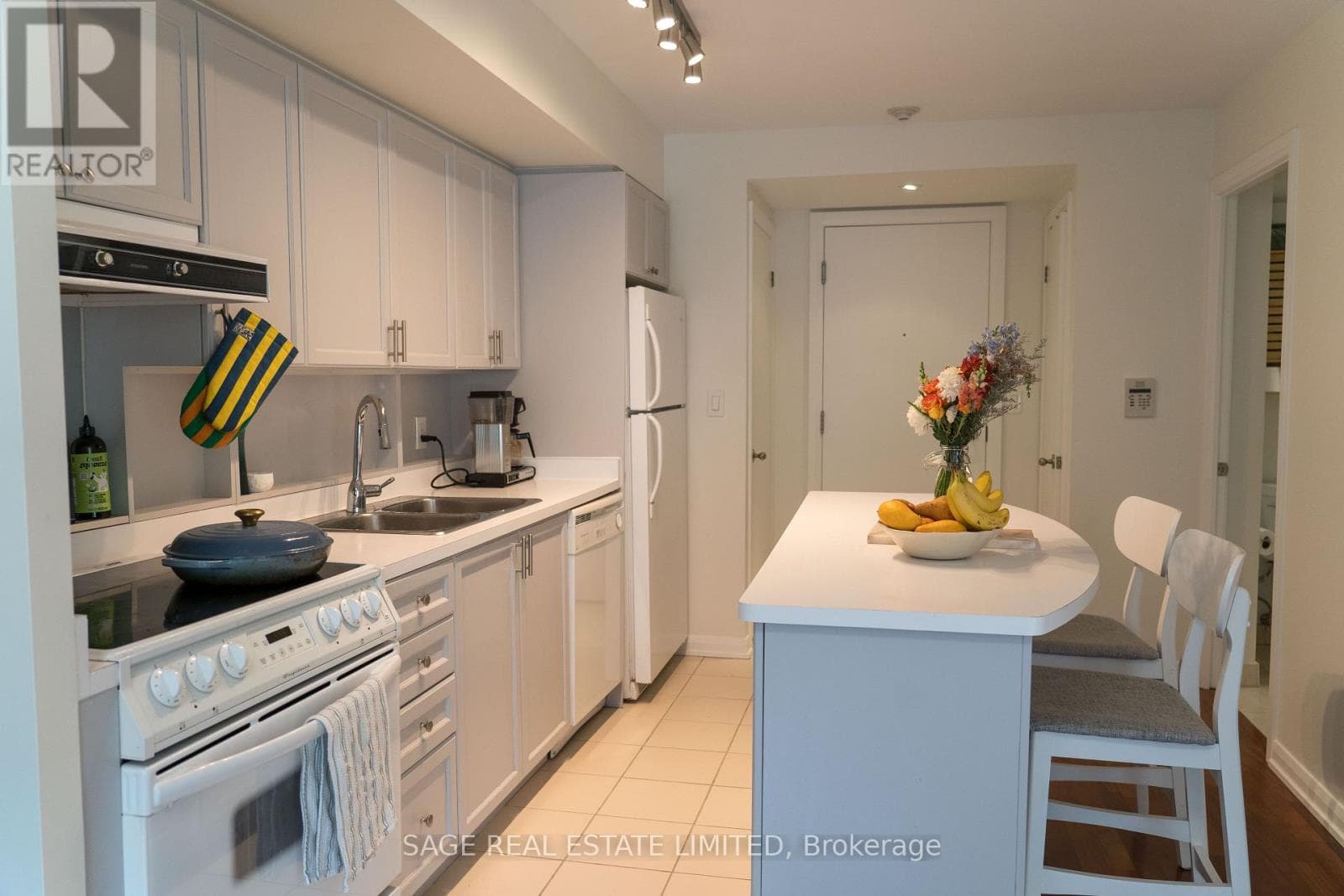 Photo of 209 - 18 BEVERLEY STREET