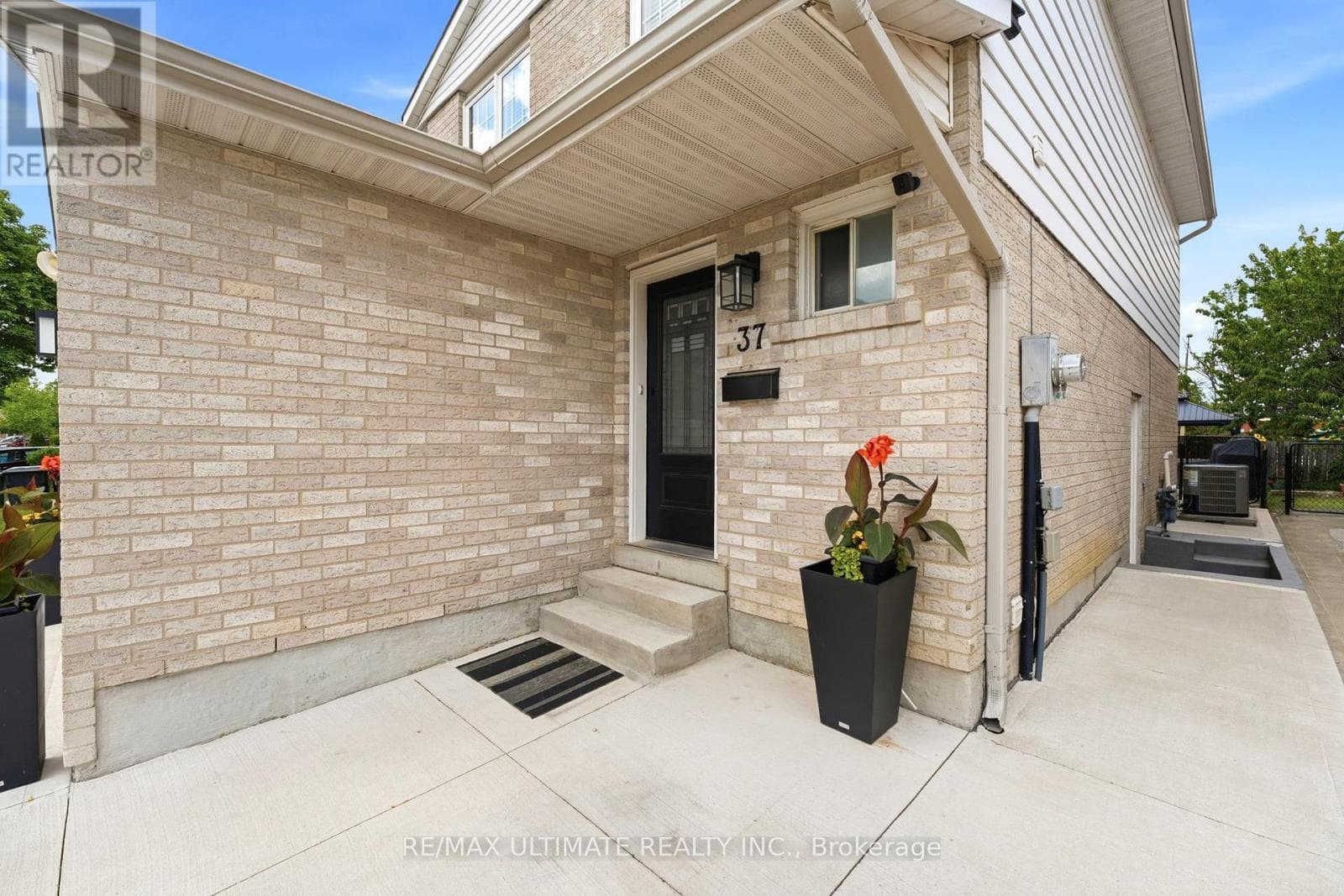 Photo of 37 CATHY JEAN CRESCENT