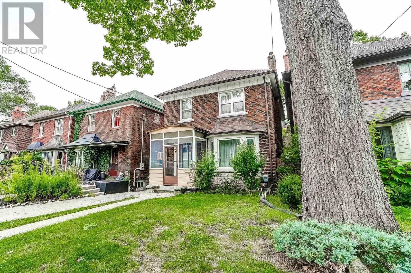 Photo of 15 OAKVIEW AVENUE