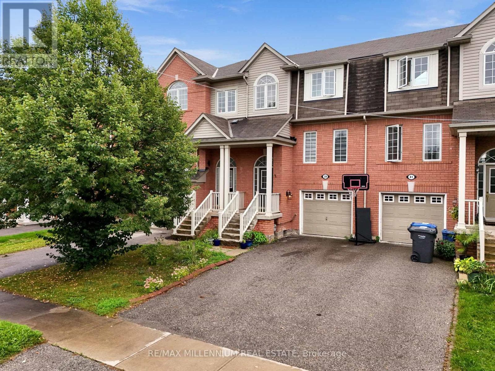 Photo of 39 DECKER HOLLOW CIRCLE