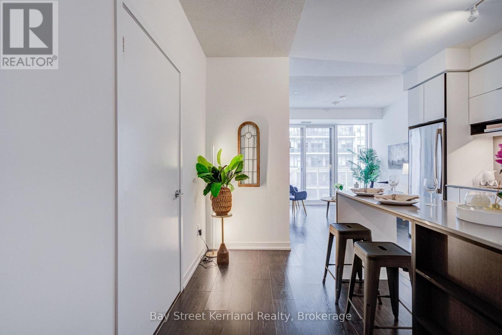 4065 Confederation Parkway #402