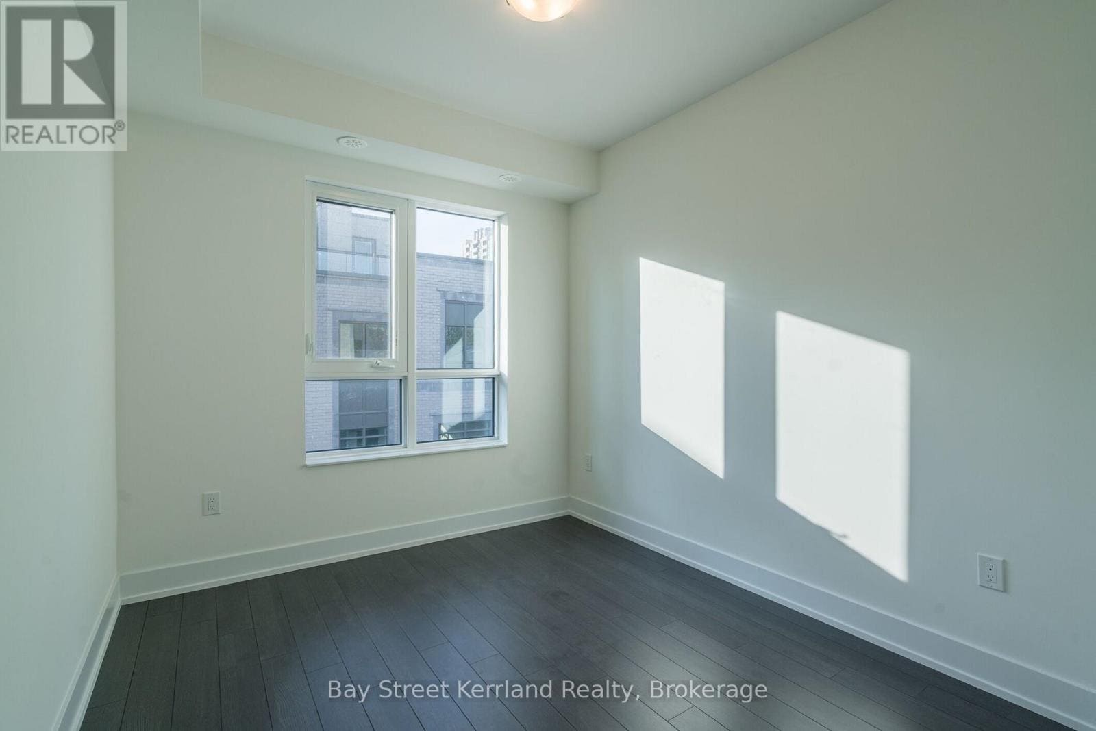 52 Holmes Ave W #5