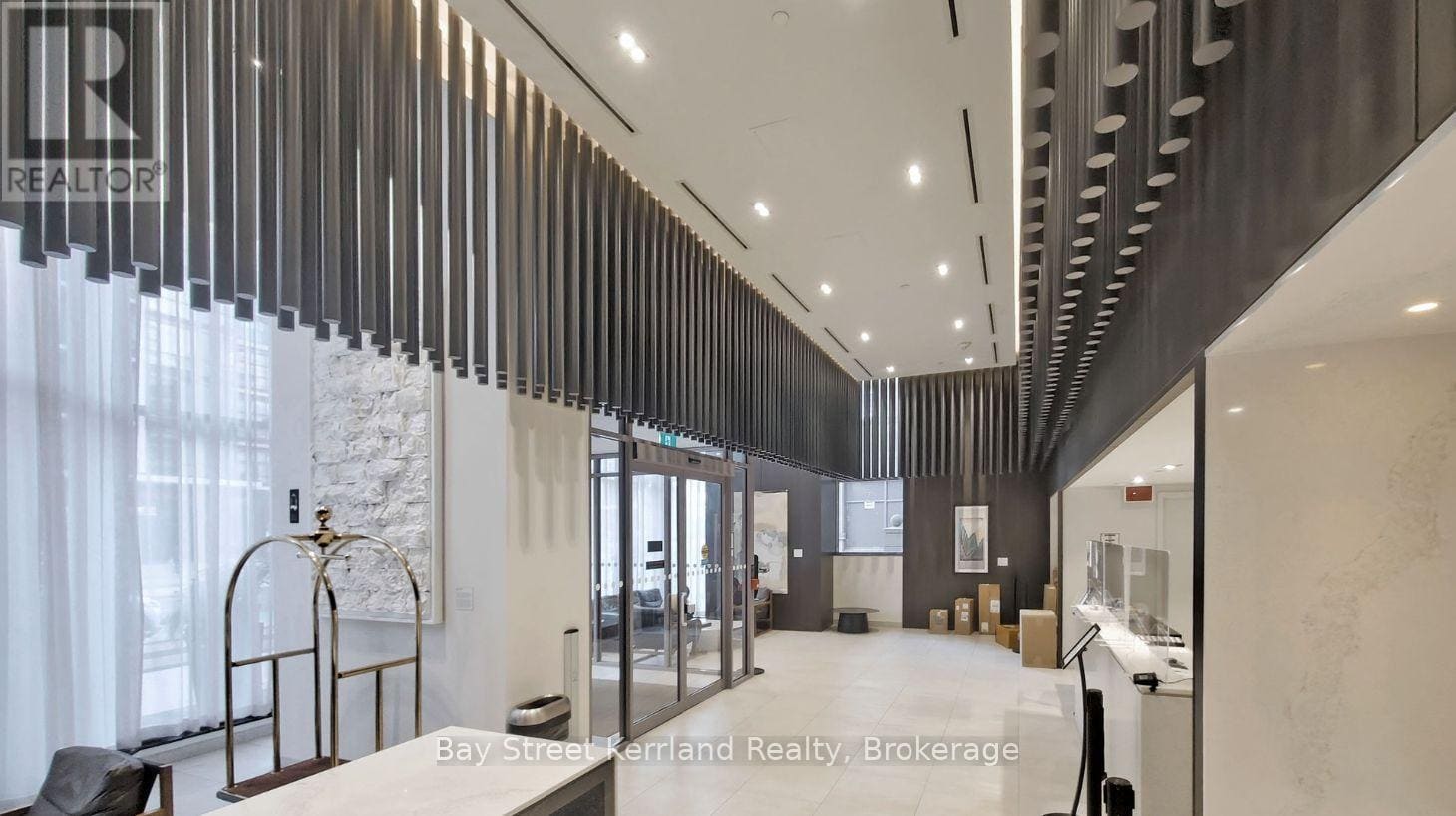 4065 Confederation Parkway #402
