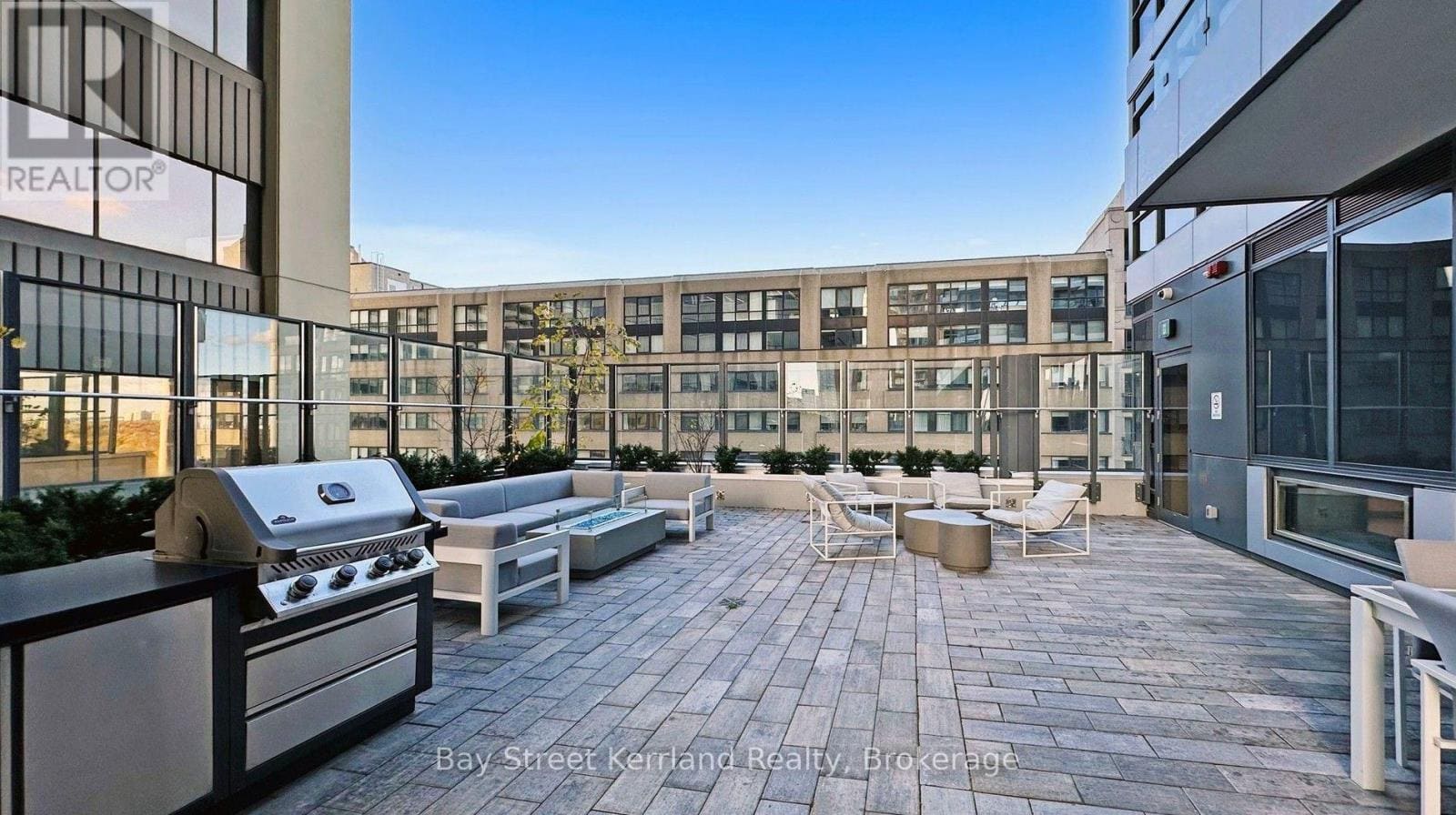 395 Bloor St E #2808