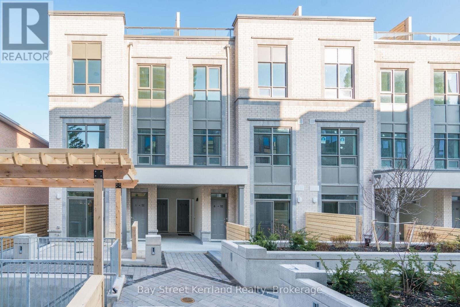 52 Holmes Ave W #5