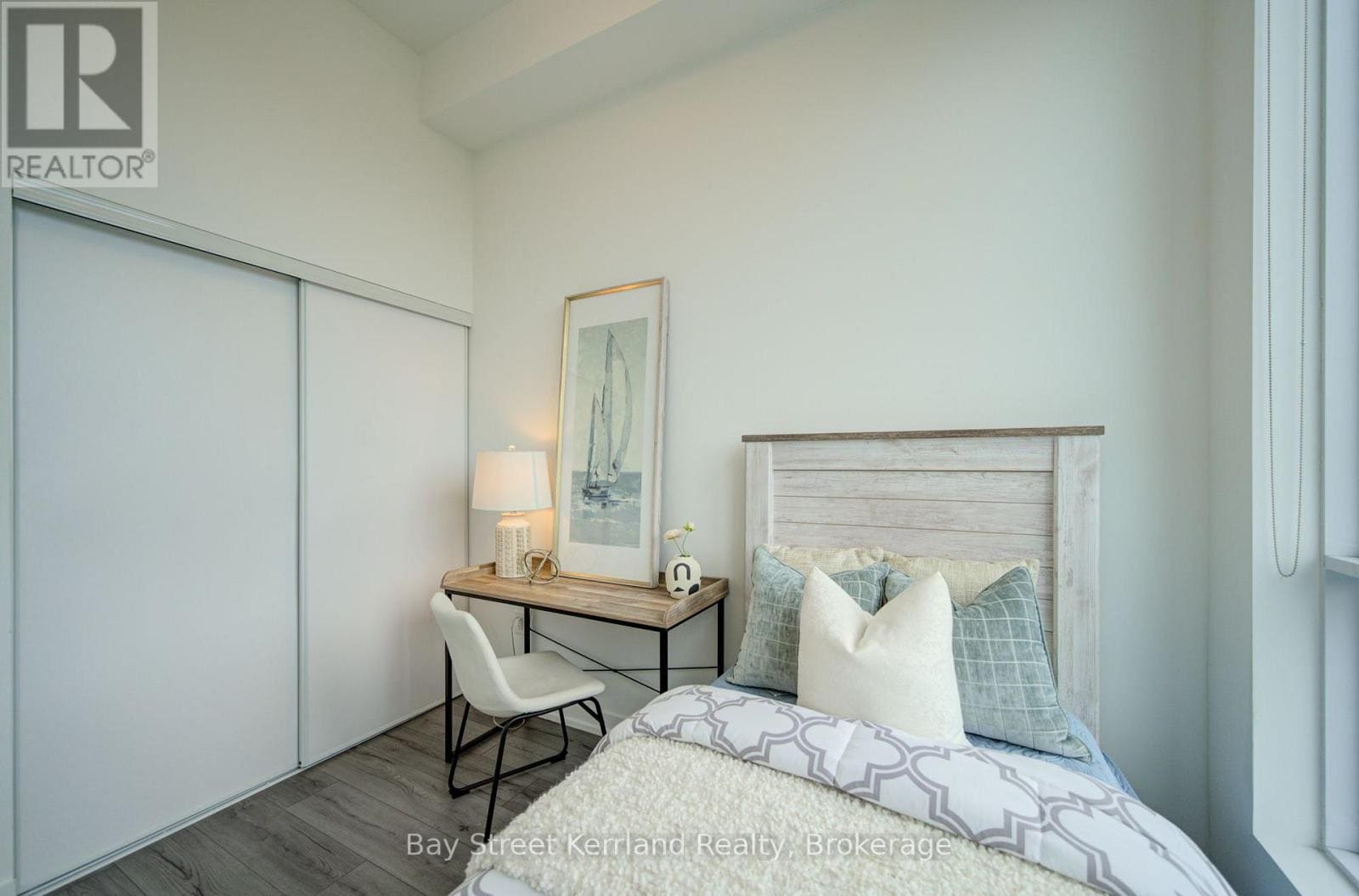 395 Bloor St E #2808