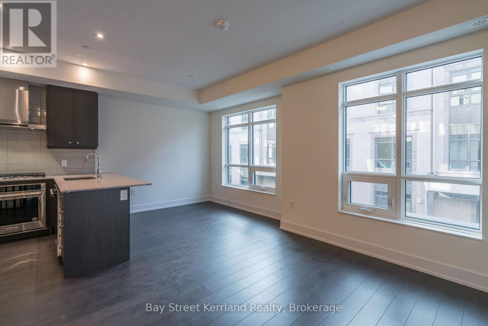 52 Holmes Ave W #5