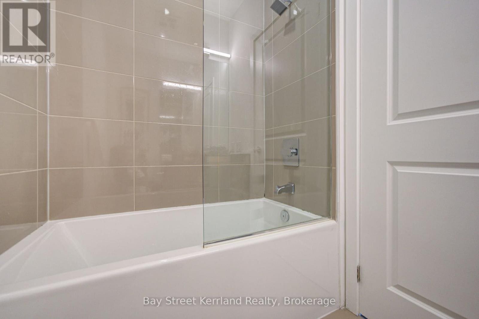 395 Bloor St E #2808