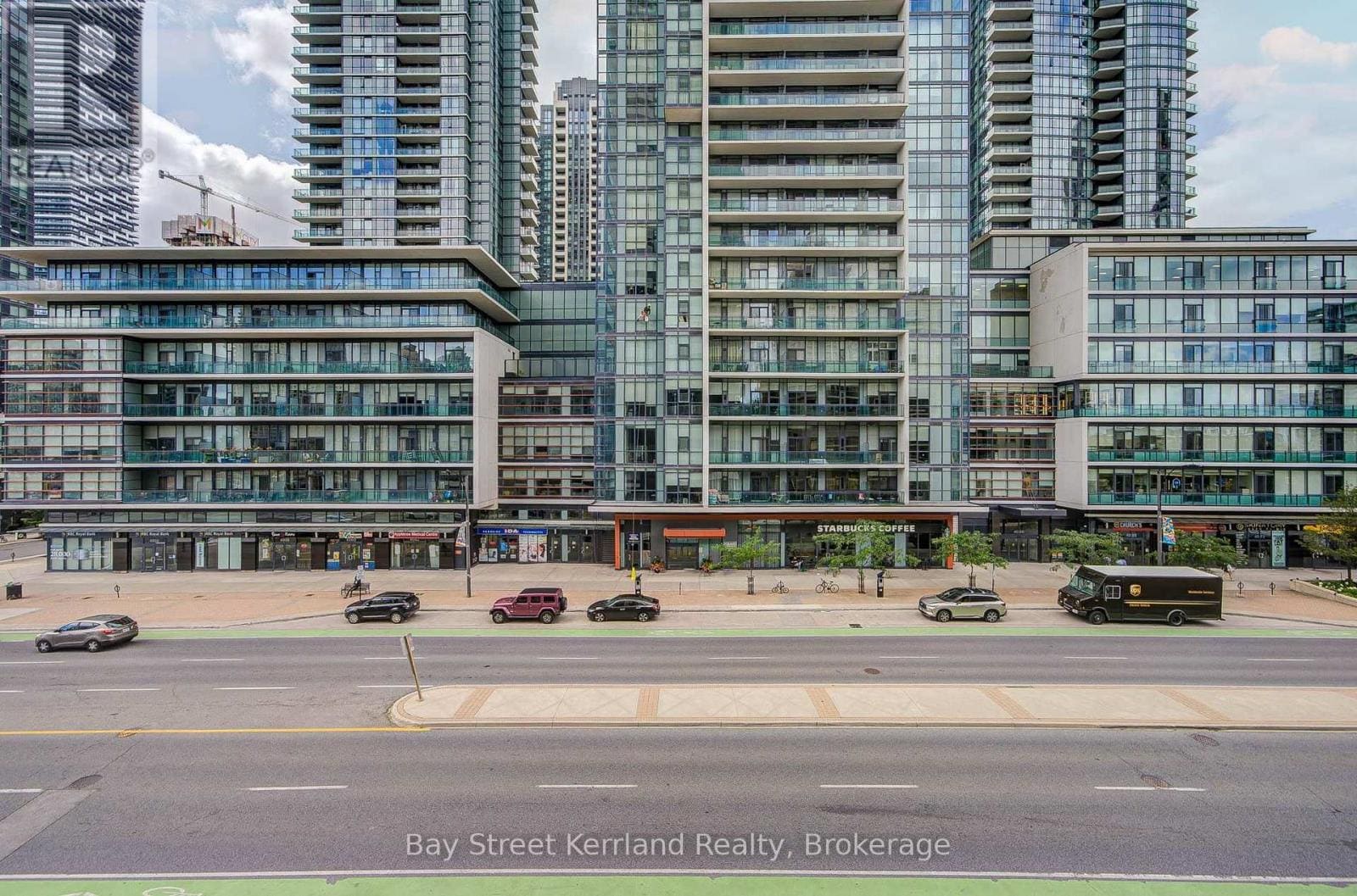 4065 Confederation Parkway #402